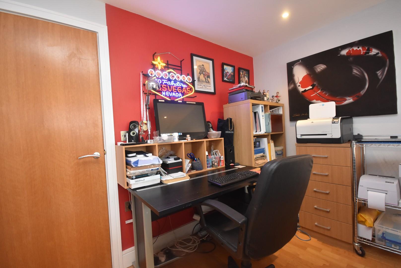 319 Woodlands, Hayes Point, Sully, CF64 5QF